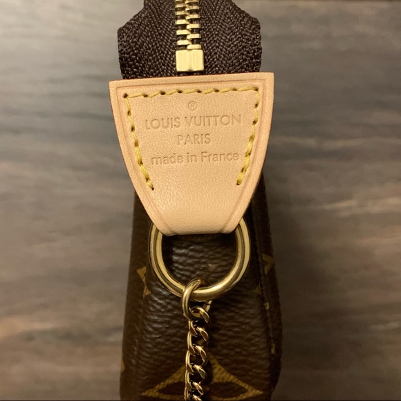❌SOLD❌ NEW Louis Vuitton Mini Pochette Accessoires in Monogram Canvas - Picture 5 of 9